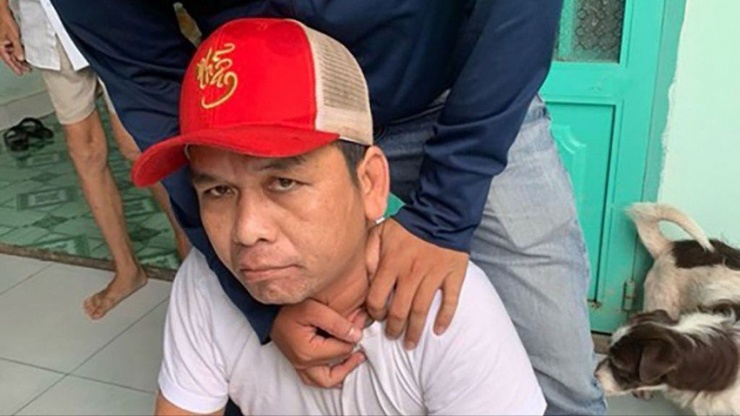 Anh sau đó bị công an bắt giữ để điều tra về hành công nhiên chiếm đoạt tài sản. Ảnh: HT