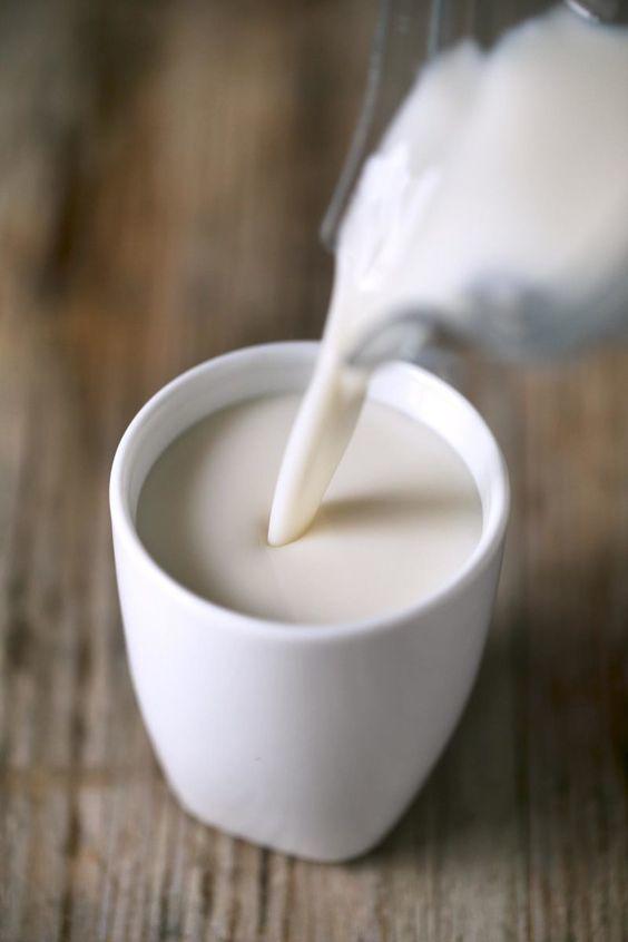 2 loại sữa cần cân nhắc uống vì có thể gây viêm và tăng cân - 1