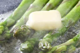 Đàn ông - 2 thực phẩm quen thuộc chàng cần tránh vì gây tắc động mạch, bệnh tim