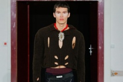 Vivienne Westwood 2024 hoành tráng và đầy bất ngờ