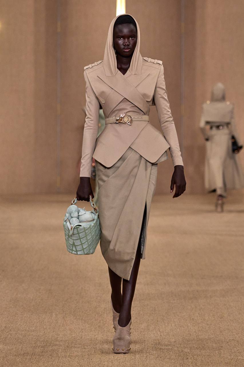 Trái cây thành ý tưởng sáng tạo cho bộ sưu tập phù phiếm của Balmain - 16