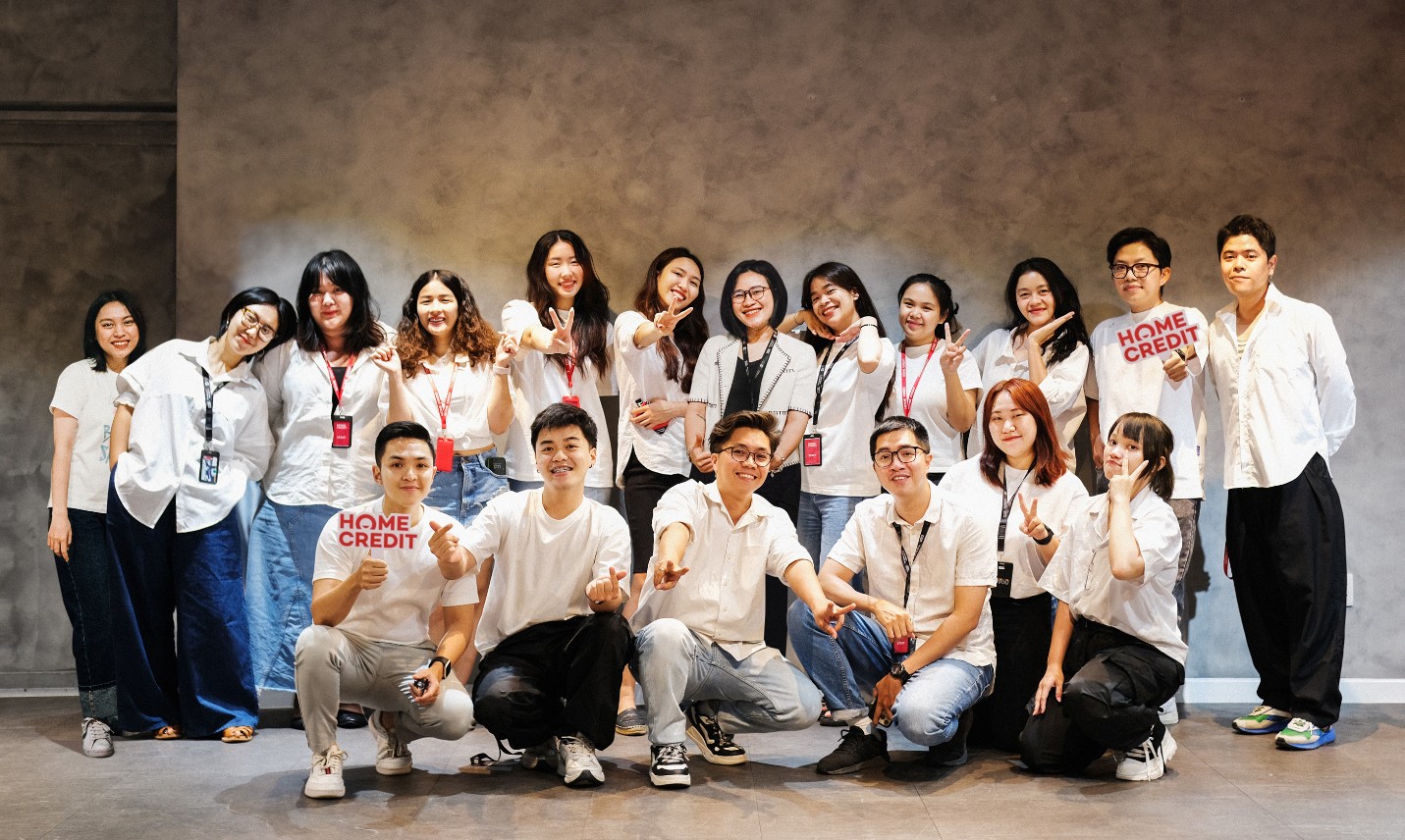 Đội ngũ phụ trách Thương hiệu & Sáng tạo của Home Credit đứng sau những chiến dịch Tết đầy ấn tượng