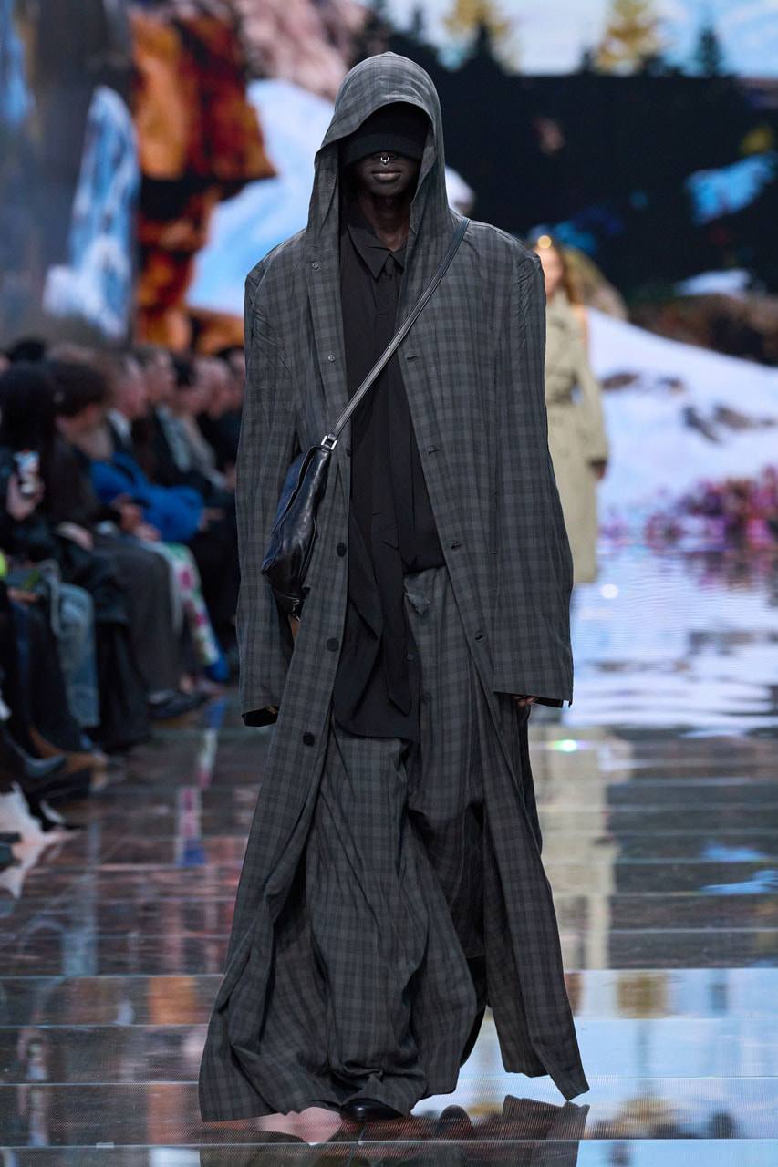 Balenciaga ứng dụng cao vẫn sang - chảnh - "chất" - 2