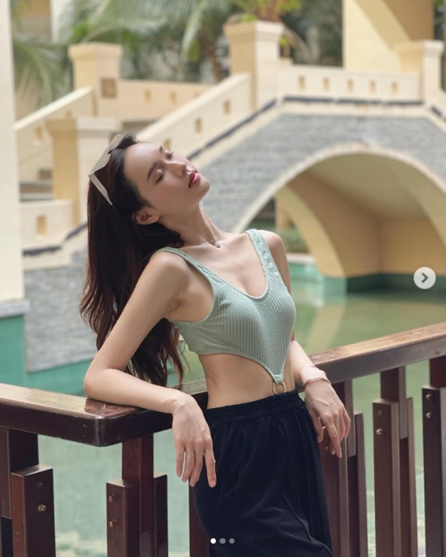 Nữ blogger có eo “siêu thực” bất chấp ăn như “hùm” - 10