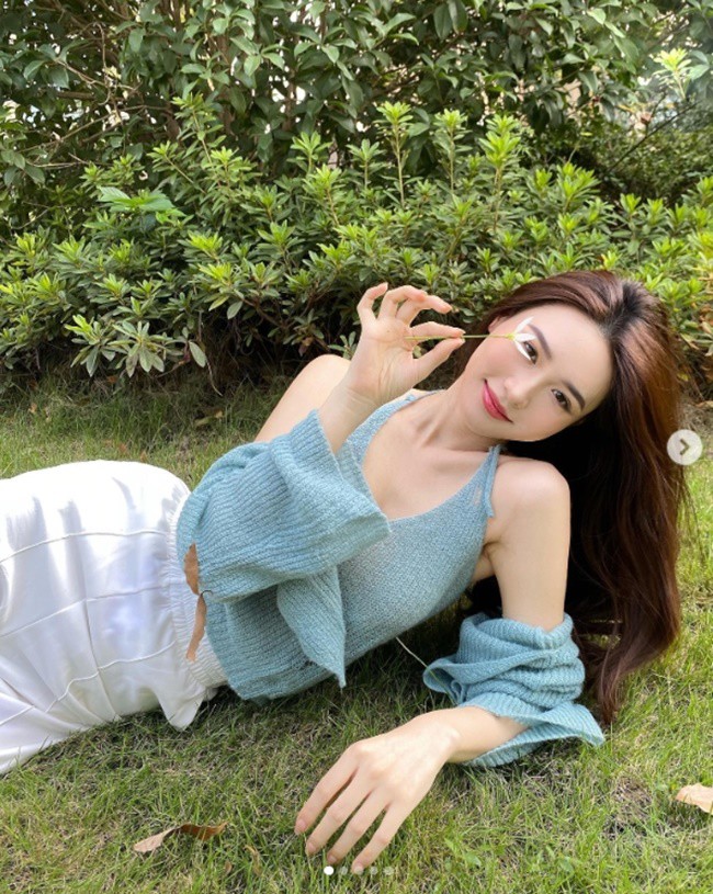 Nữ blogger có eo “siêu thực” bất chấp ăn như “hùm” - 7