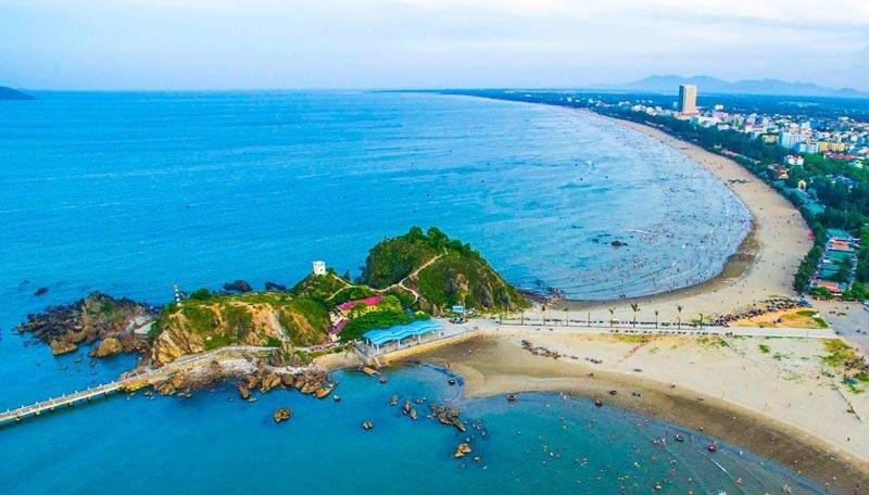 Vùng biển Bắc Miền Trung sở hữu nhiều “công chúa biển” quyến rũ, đầy sức hút (bãi biển Cửa Lò – Nghệ An). Ảnh internet