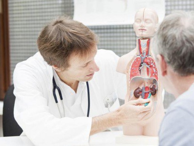 Sức khỏe đời sống - 8 nguyên nhân phổ biến gây đau tinh hoàn