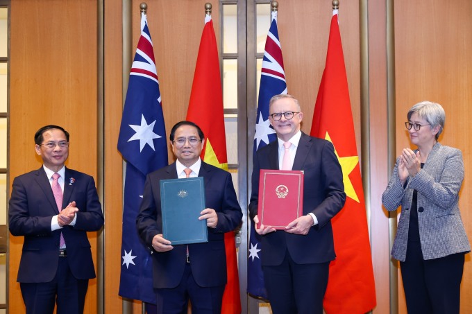 Thủ tướng Phạm Minh Chính và Thủ tướng Australia Anthony Albanese cùng Bộ trưởng Ngoại giao hai nước sau hội đàm. Ảnh: Nhật Bắc