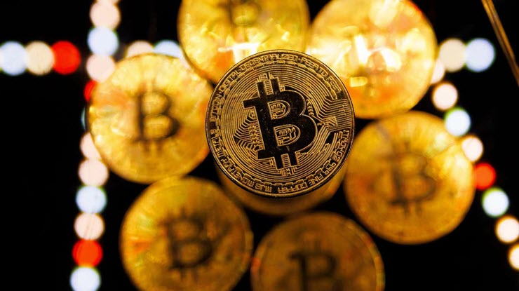 Bitcoin đã "phá đỉnh" nhưng nhanh chóng trượt giá mạnh.