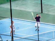 Tin tức trong ngày - Bill Gates và bạn gái chơi tennis ở Đà Nẵng