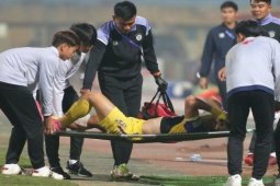 Bóng đá - Tuấn Hải nhập viện vì bị "chặt chém", HLV Troussier và ĐT Việt Nam nín thở