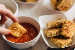 Ẩm thực - Đậu phụ chiên hay sốt mãi cũng chán, làm món này giòn ngon bất ngờ, cả nhà thi nhau gắp