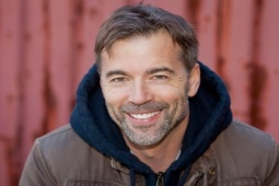 Đàn ông - Cách nhuộm râu tại nhà chỉ với 3 bước đơn giản