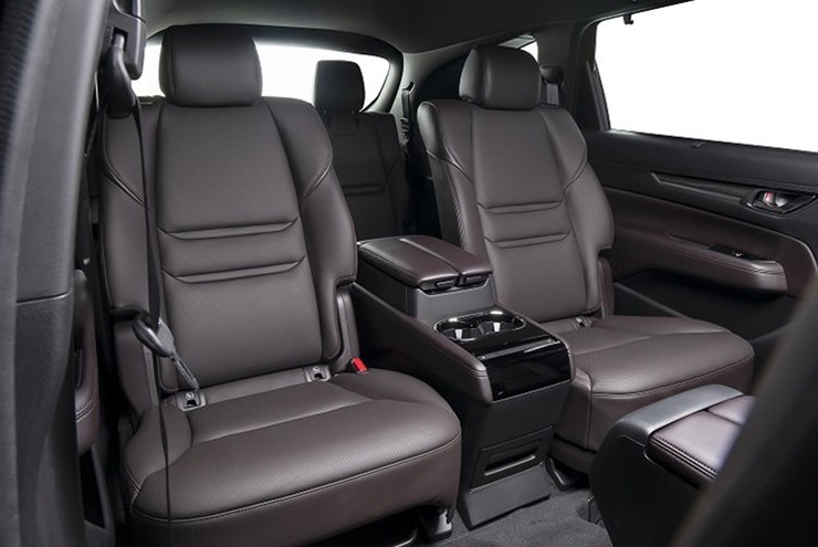 Ngắm Mazda CX-8 giá từ 949 triệu đồng: Xe dành cho gia đình đông người - 8