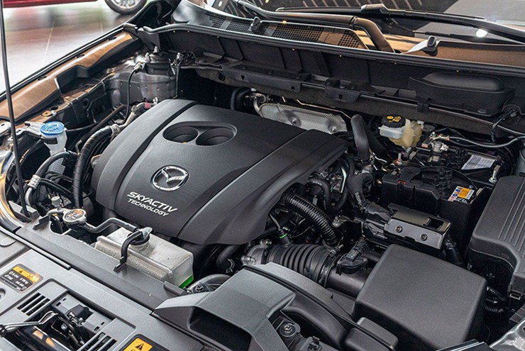 Ngắm Mazda CX-8 giá từ 949 triệu đồng: Xe dành cho gia đình đông người