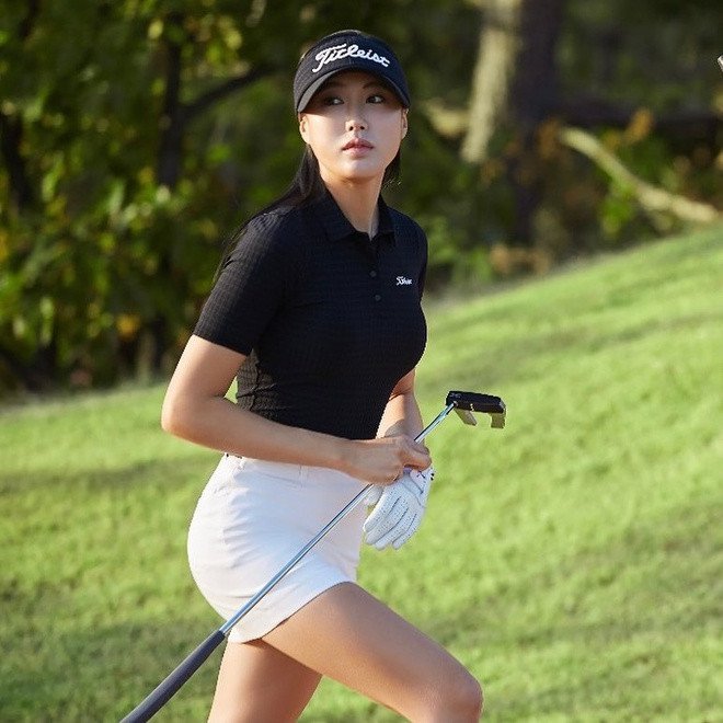 Nữ golf thủ xứ Hàn giữ đường cong đẹp như kẻ vẽ, thường bị nhầm là người mẫu - 5
