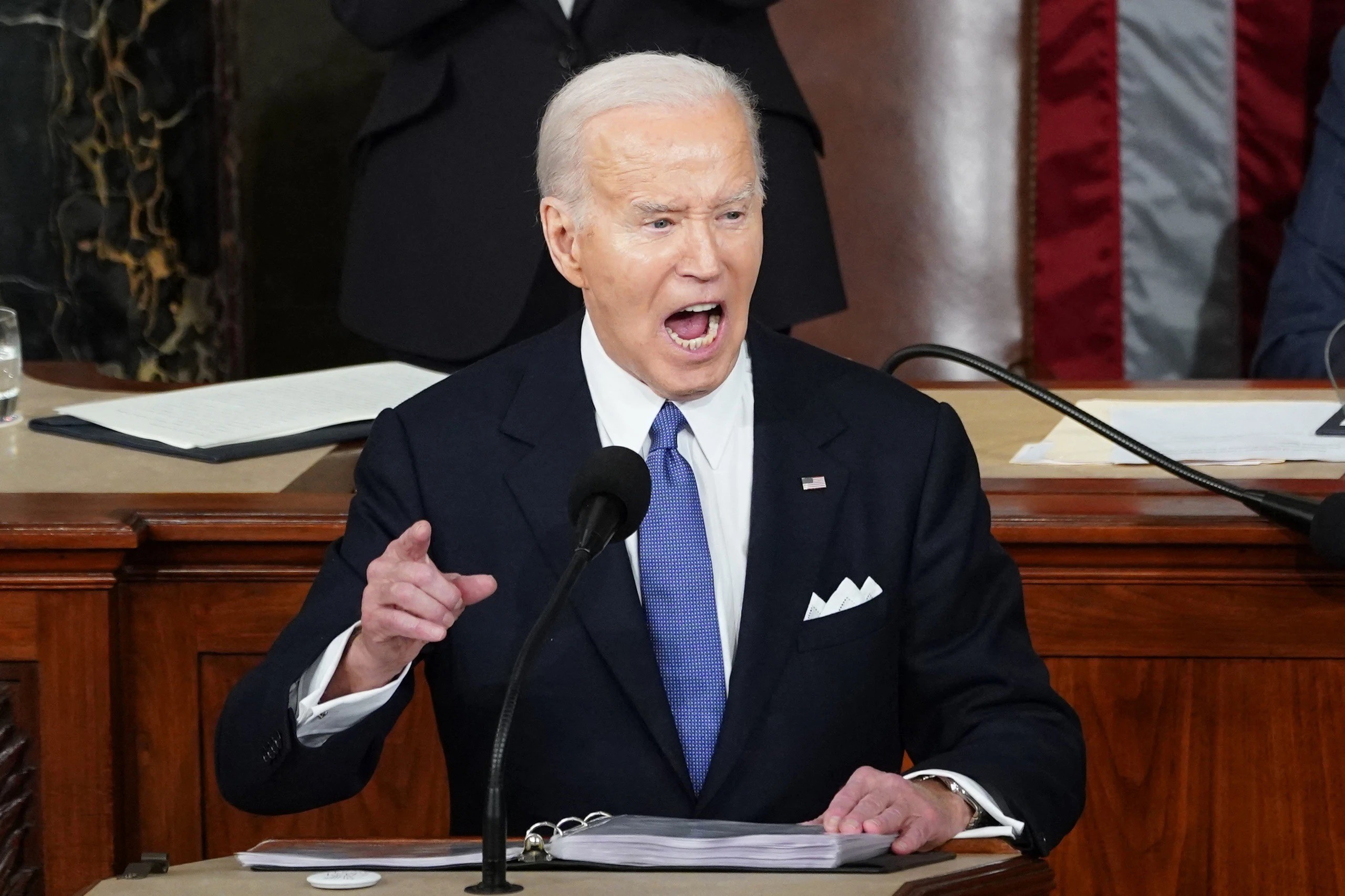 Tổng thống Mỹ Joe Biden đọc Thông điệp Liên bang Mỹ (ảnh: Reuters)