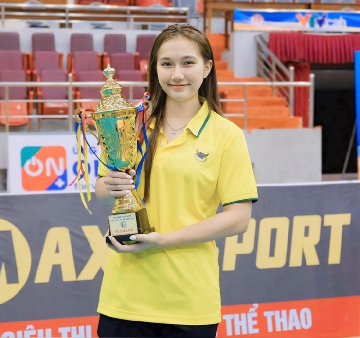 Hot girl bóng chuyền Lan Vy có cơ hội so tài Thanh Thúy - 3