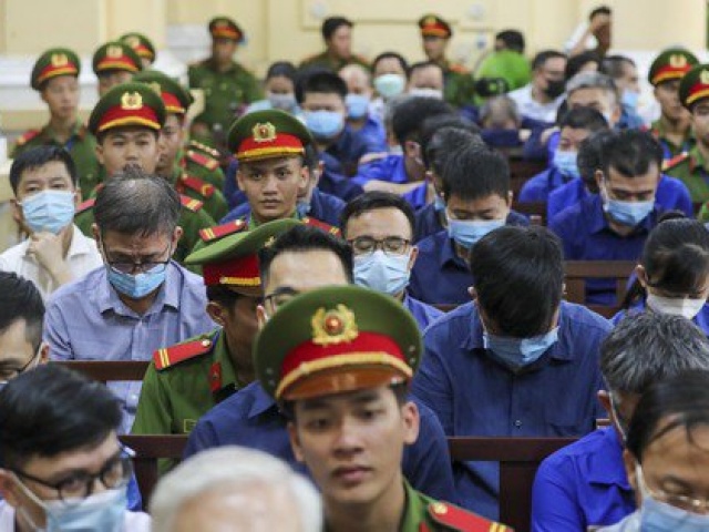 Tin tức trong ngày - Nhóm cán bộ nhận tiền, quà giúp SCB che đậy sai phạm bày tỏ sự ăn năn