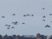 Thế giới - Cả kiện hàng viện trợ lao ‘như tên lửa’ xuống đám đông ở Dải Gaza khiến 5 người thiệt mạng