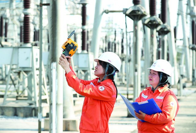 Được chuyển công việc nhẹ hơn khi mang thai và nuôi con dưới 12 tháng tuổi