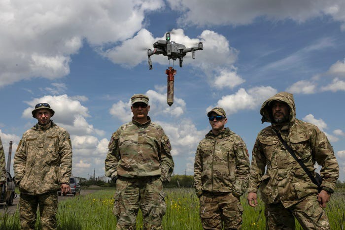 Ukraine vẫn gặp khó khăn trong mục tiêu chiếm ưu thế trên không bằng UAV. Ảnh: Business Insider