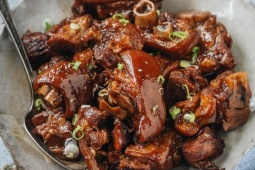 Ẩm thực - Bộ phận giá rẻ gần nhất của con lợn đem hầm theo cách này thành món siêu ngon đại bổ