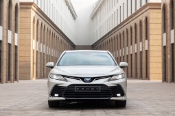 Tin tức ô tô - Toyota Camry bản Hybrid giá 1,5 tỷ đồng tiết kiệm nhiên liệu như thế nào?