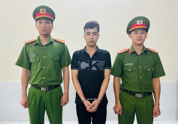 Nguyễn Đăng Khoa, nghi phạm giết cô gái ở TP Thủ Đức khi bị bắt giữ.