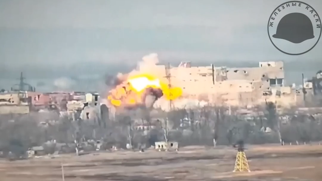 Chiến đấu cơ Nga ném bom FAB-1500 trong giao tranh ở vùng Donetsk vào&nbsp;tuần này.