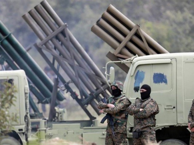 Thế giới - Hezbollah phóng loạt rocket, đáp trả cuộc không kích của Israel vào Lebanon