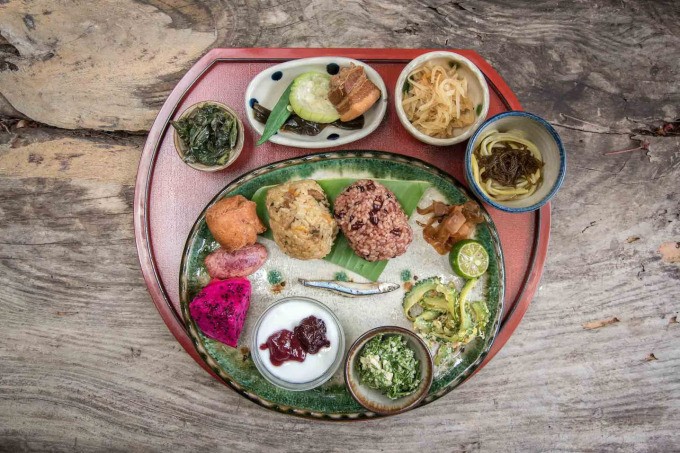 Một phần ăn của người dân Okinawa. Ảnh: NG