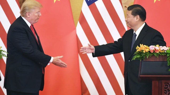 Chủ tịch Trung Quốc Tập Cận Bình đón Tổng thống Mỹ Donald Trump tại Đại lễ đường nhân dân năm 2017. (Ảnh: Getty)