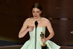 Phim - Oscar 2024: Oppenheimer 7 giải, Emma Stone nhận tượng vàng với vai diễn gợi cảm