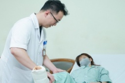 Sức khỏe đời sống - Cứu sống người phụ nữ bị xe tải cán qua người