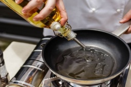 Đàn ông - Loại dầu nên ăn nhiều ngừa bệnh tim mạch và tăng cường sức khỏe