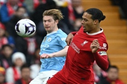 Bóng đá - Báo Anh bình luận Liverpool - Man City đáng ra hòa 5-5, phấn khích đua "tam mã"