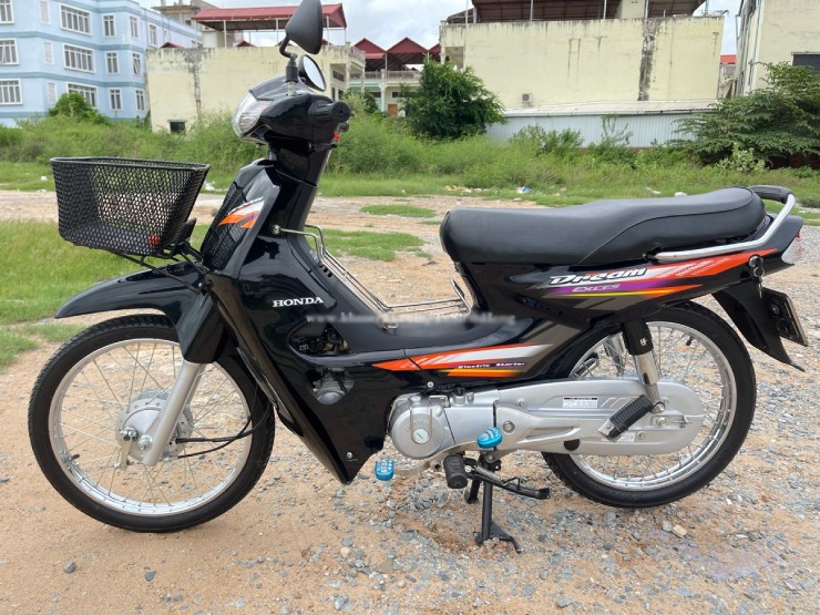 Honda Dream cũ hơn 20 năm, vẫn giữ giá vài nghìn đô - 4