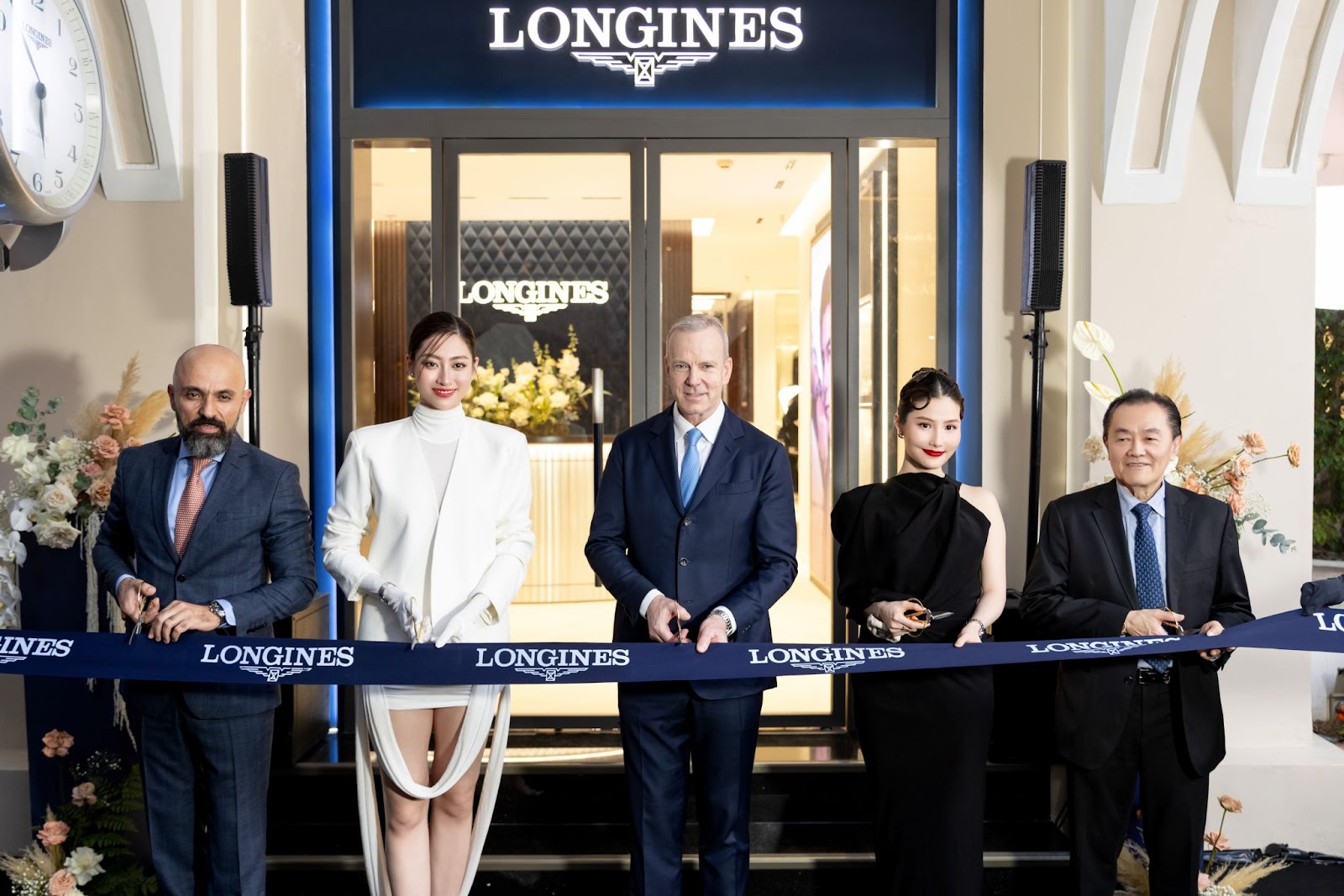 Chiêm ngưỡng dòng chảy lịch sử hơn 190 năm của Longines tại phòng trưng bày mới - 1