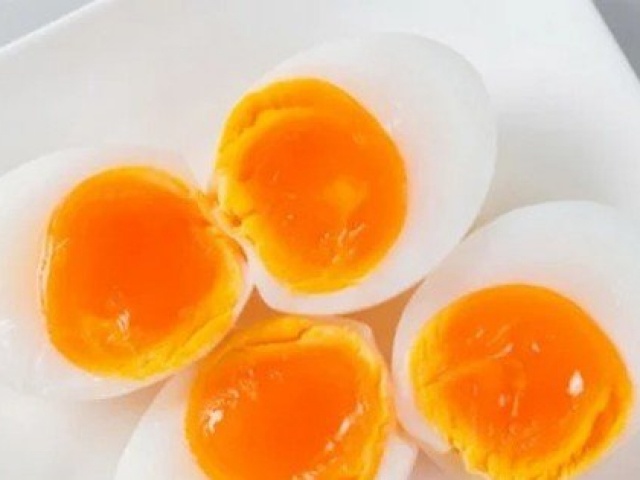 Ẩm thực - Luộc trứng sai cách có thể gây ngộ độc khi ăn