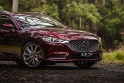 Mazda CX-5 vs Mazda 6: Chọn SUV hay sedan dạo phố thích hơn?