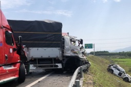 Tin tức trong ngày - Vụ tai nạn làm chết 3 mẹ con trên cao tốc Cam Lộ - La Sơn: Một phần nguyên nhân do đường hẹp, thắt cổ chai