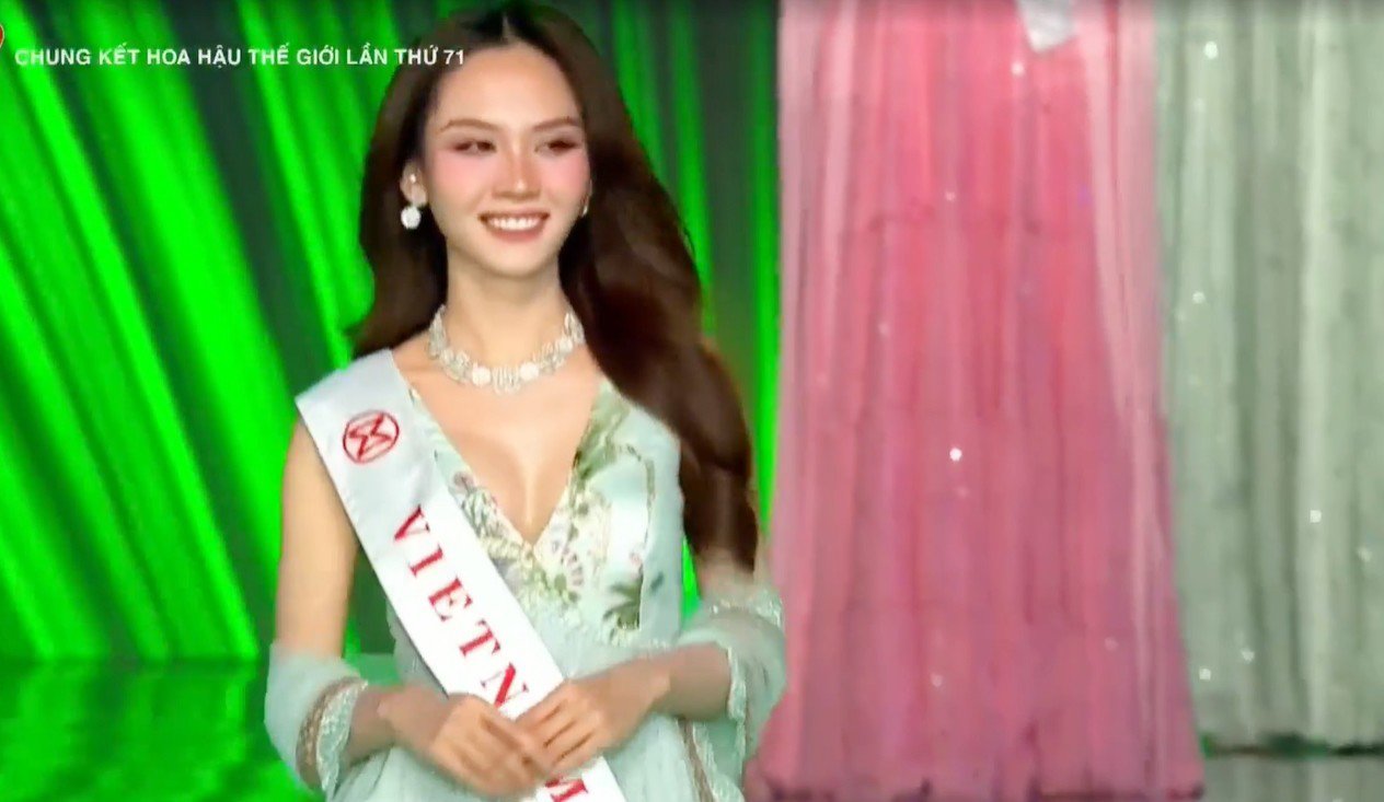 Mai Phương khoe sắc tại chung kết Miss World.