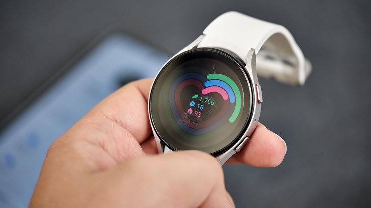 Galaxy Watch sẽ không còn sử dụng thiết kế mặt đồng hồ tròn?