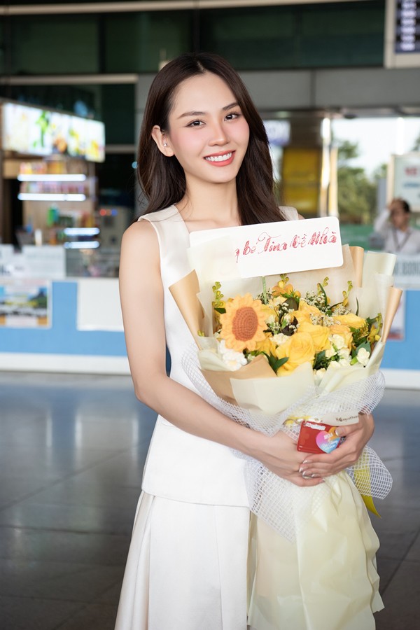 Mai Phương trở về Việt Nam sau hành trình 3 tuần tại Miss World lần thứ 71.