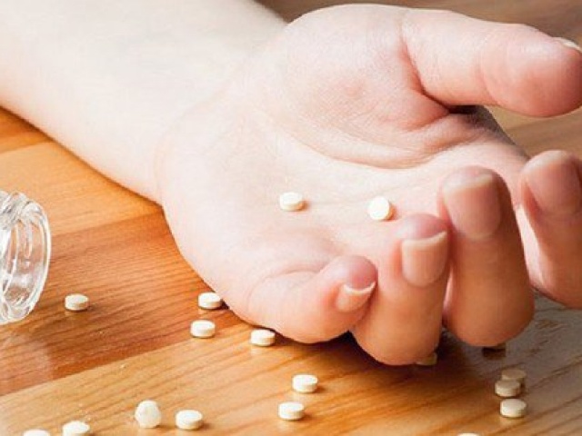 Sức khỏe đời sống - Giải tỏa áp lực bằng thuốc an thần, nữ sinh suýt mất mạng