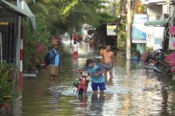 Tin tức trong ngày - Cuộc sống người dân TP Mỹ Tho đảo lộn vì triều cường