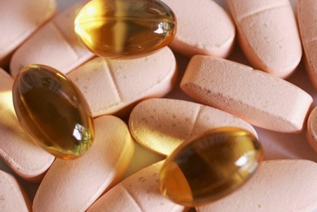 Người đàn ông tử vong vì uống quá nhiều vitamin D, bác sĩ cảnh báo rủi ro khi sử dụng quá liều