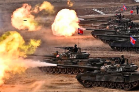 Chủ tịch Triều Tiên chỉ đạo cuộc trình diễn sức mạnh của dàn xe tăng