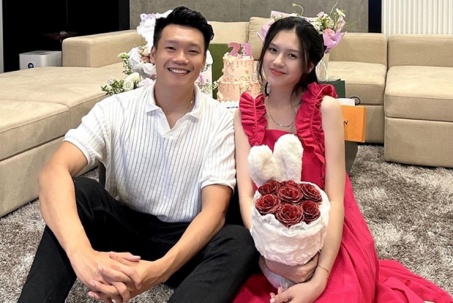 Cơ ngơi của trung vệ Thành Chung và vợ hot girl